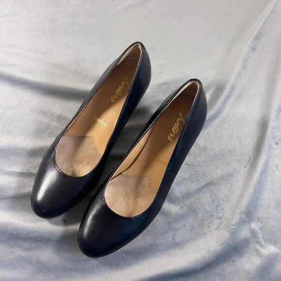 Trotters Signature Black Leather Heels women's size 8 - Picture 1 of 8